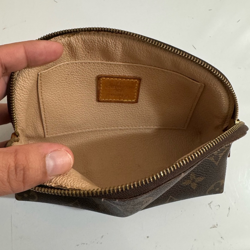 LV Monogram - Louis Vuitton Cosmetic Pouch PM - Picture 12 of 16